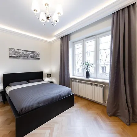 Crystal Old Town Apartman
